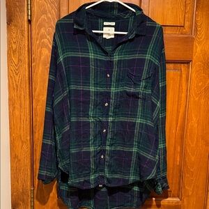 American eagle boyfriend fit flannel | Green and Blue Plaid Button-Up Shirt